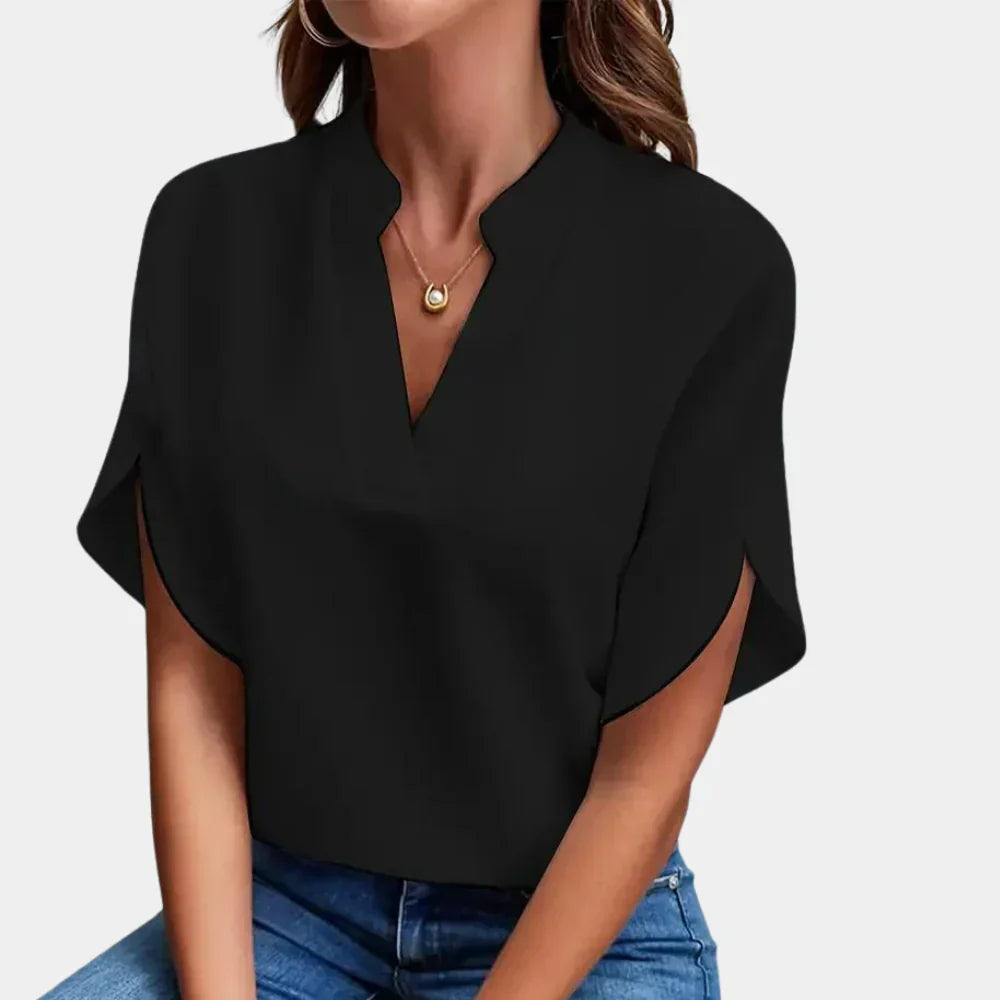 Luchtige dames zomertop Ella met korte mouwen en ronde hals voor comfortabele zomerstijl.