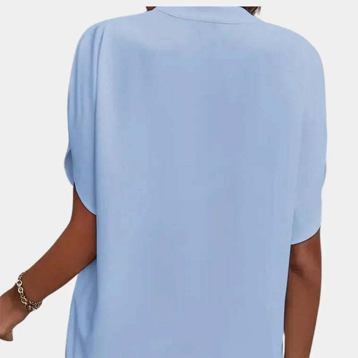 Zomerstijl met Ella: casual dames zomertop met korte mouwen, ronde hals, luchtig en veelzijdig.