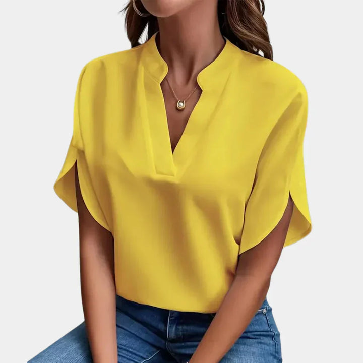 Lichte en comfortabele Ella dames zomertop, casual blouse met korte mouwen voor elke zomergelegenheid.