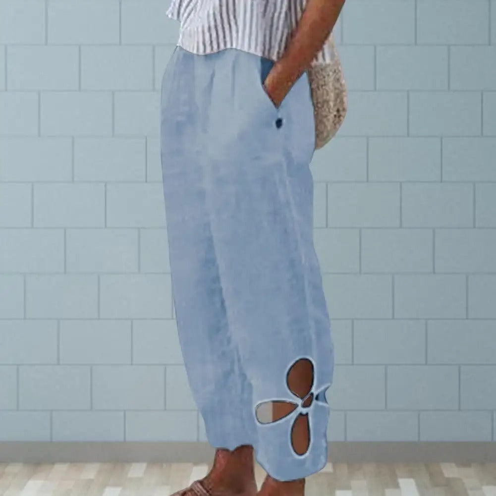 Lange, luchtige damesbroek met een comfortabele, relaxte pasvorm. Perfect voor de zomer; combineer met jouw favoriete top.