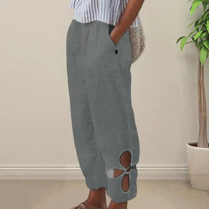 Damesbroek Mireen: luchtig en comfortabel met relaxte pasvorm. Essentieel voor een modieuze zomerse look.