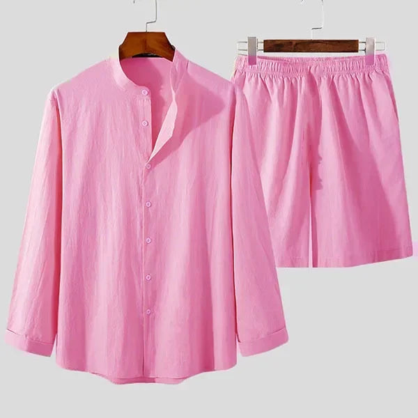 Ademende, comfortabele Marlo zomerset voor heren, bestaande uit een luchtig overhemd en bijpassende shorts.