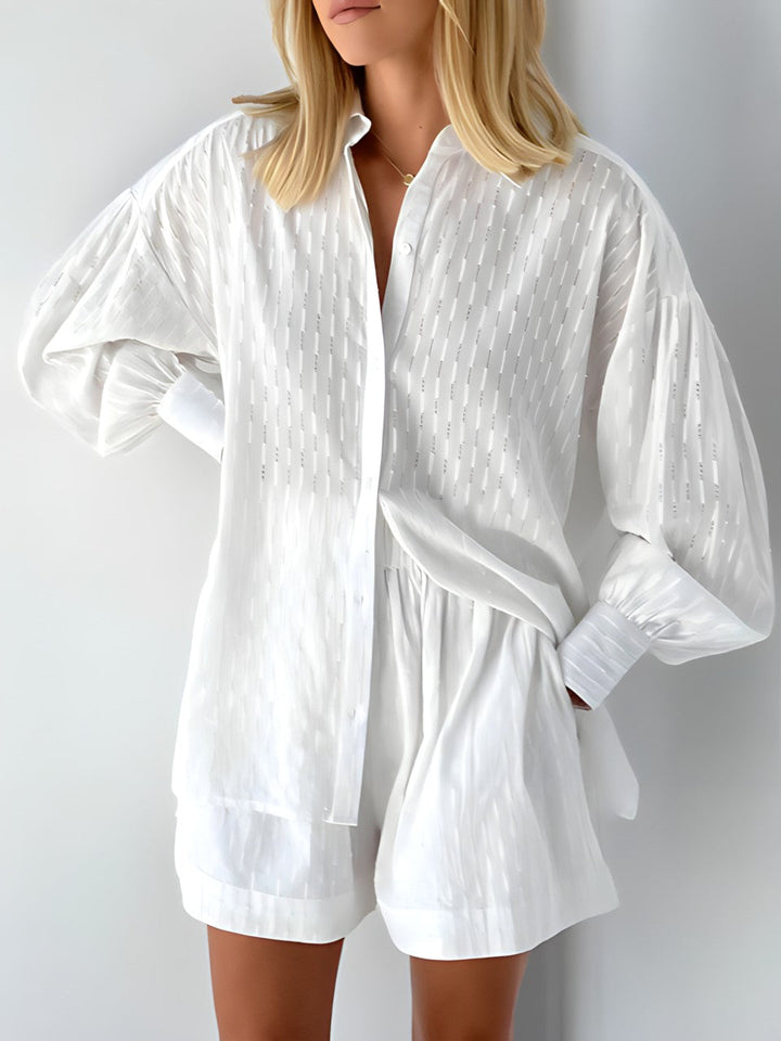 Luchtige Juna dames zomerset: comfortabele blouse en shorts in ademende stof, ideaal voor warme dagen.