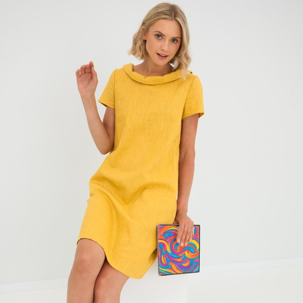 Ademende linnen midi jurk voor dames, ideaal als zomerjurk voor comfortabele, stijlvolle look.