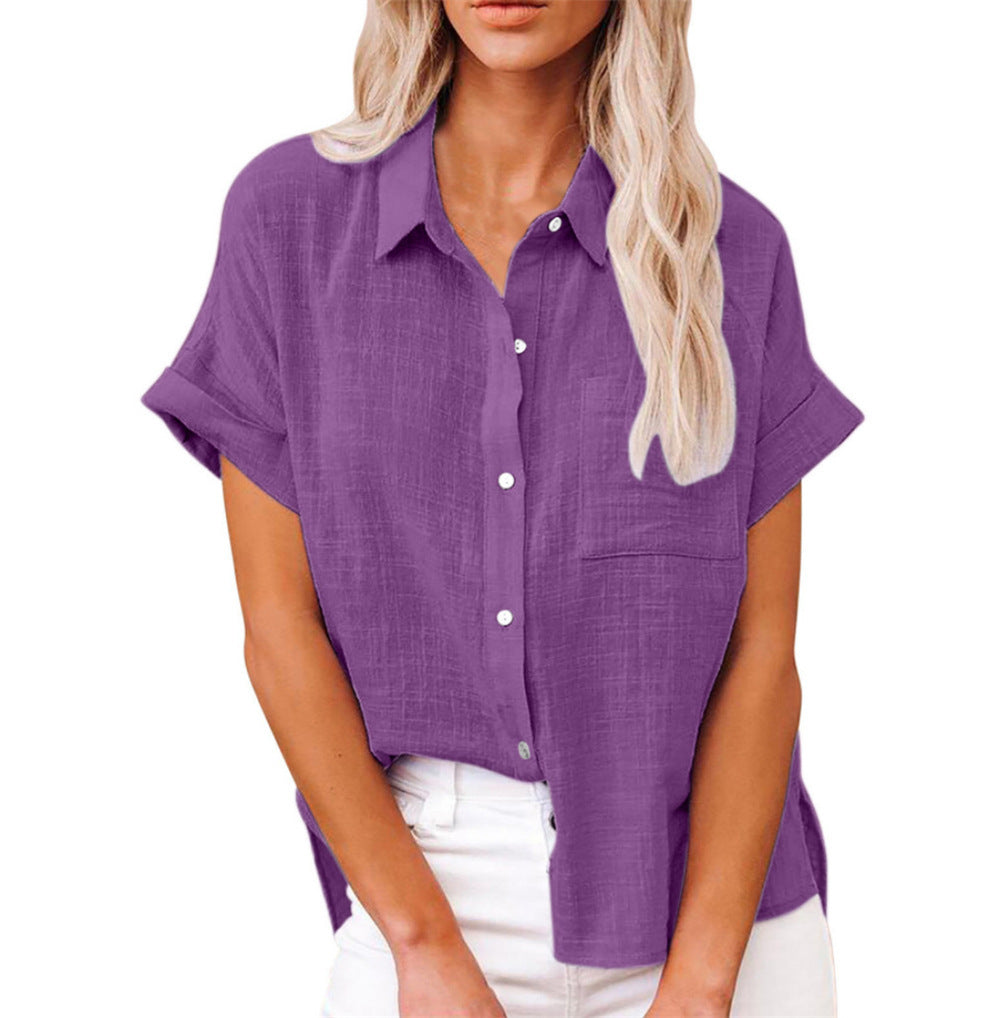 Casual-elegante dames zomerblouse met knoopjes, losvallend en luchtig voor damesmode.