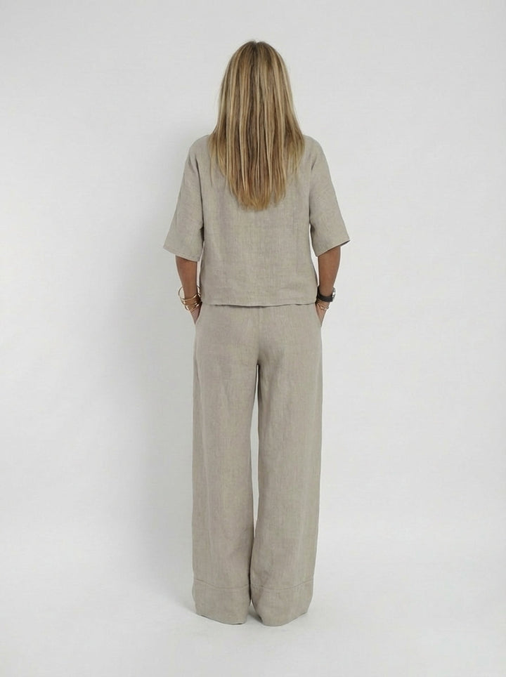 Comfortabele damesset met trendy wijde broek, perfecte tweedelige zomerkleding voor ontspanning.