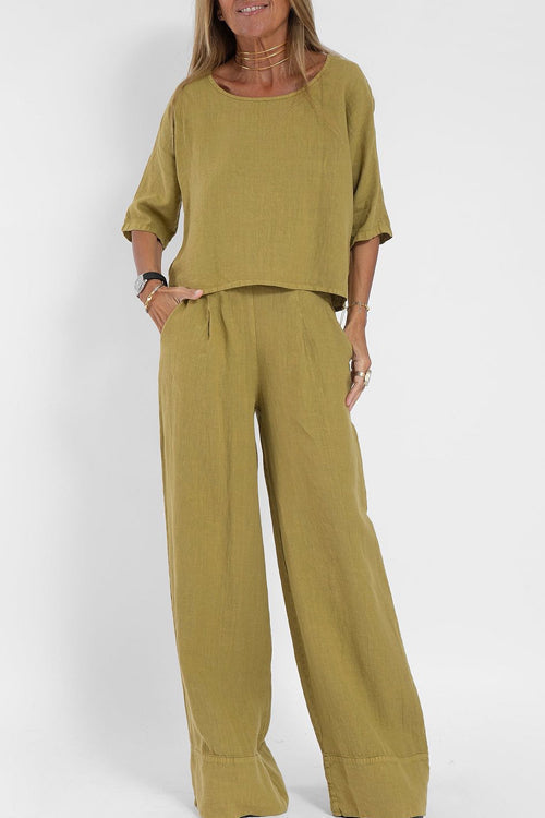 Moderne zomerkleding: luchtige tweedelige damesset met wijde broek, ideaal voor warme dagen.