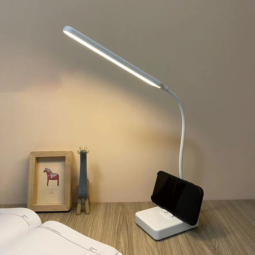 Energiezuinige LumoFlex LED bureaulamp, flexibel en dimbaar, met 3 lichtkleuren en USB-aansluiting.