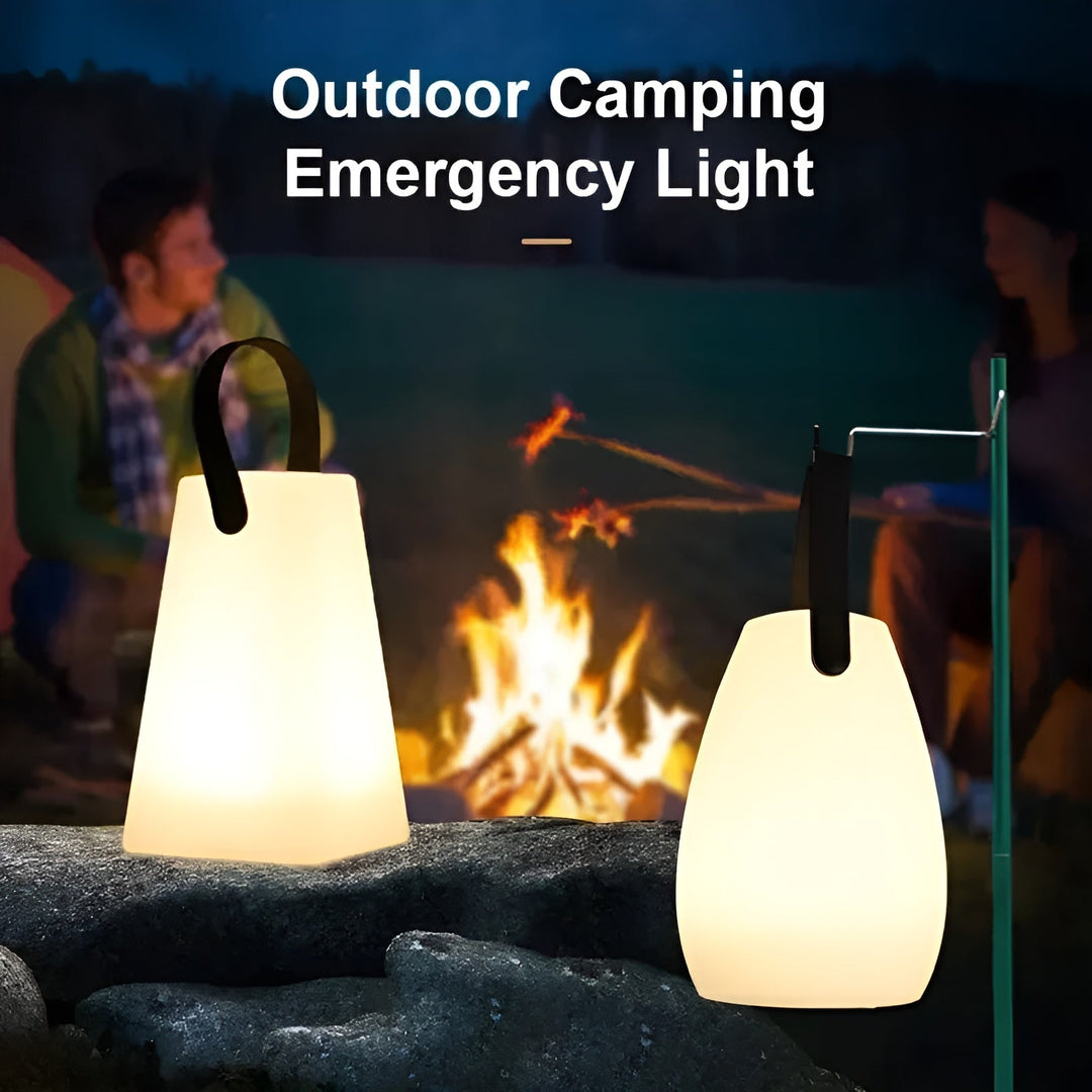 Compacte oplaadbare LED tafellamp Lumora. Waterdicht en draadloos, perfect voor kleine ruimtes binnen/buiten.
