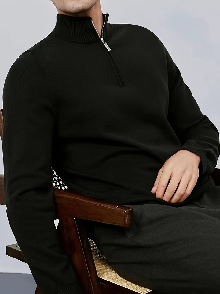 Geborduurde casual herentrui met stand-up col en halve rits, comfortabel voor herfst en lente.