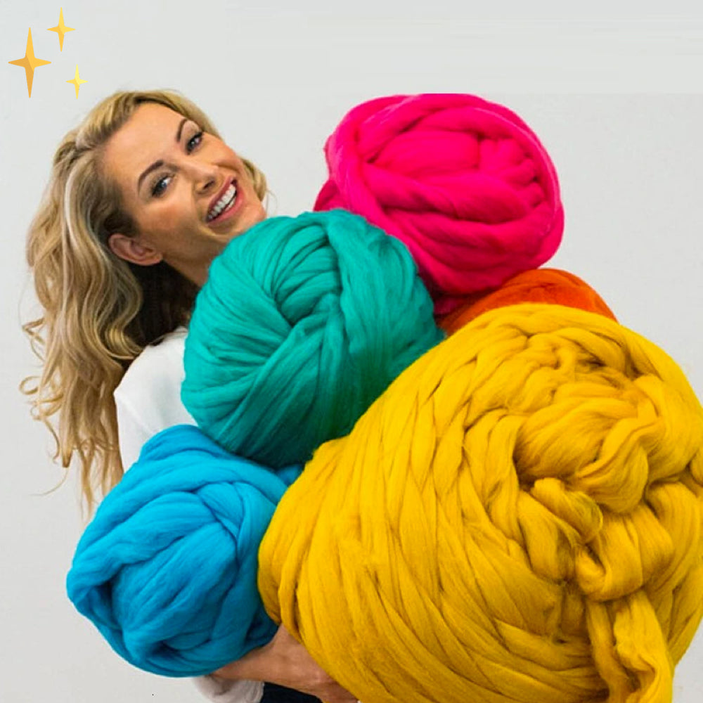 Enorme bol LuxaWool XXL chunky garen 1000g. Perfect voor een oversized deken DIY. Luxe interieurdecoratie.