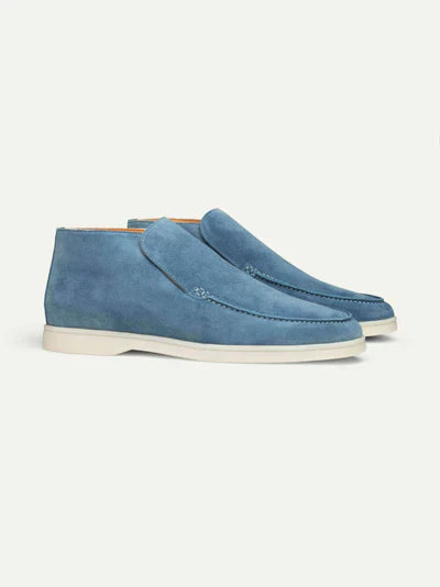 Tijdloze Alexander suède loafers, de perfecte heren instappers voor een elegante uitstraling.