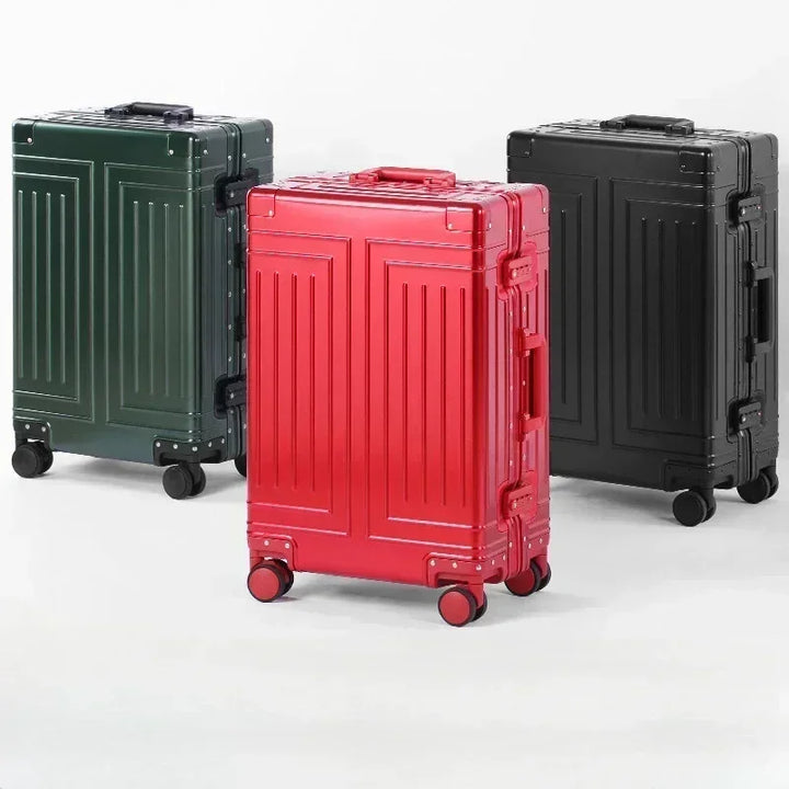 Moderne aluminium koffer met frame en TSA-combinatieslot; veilig en comfortabel reizen.