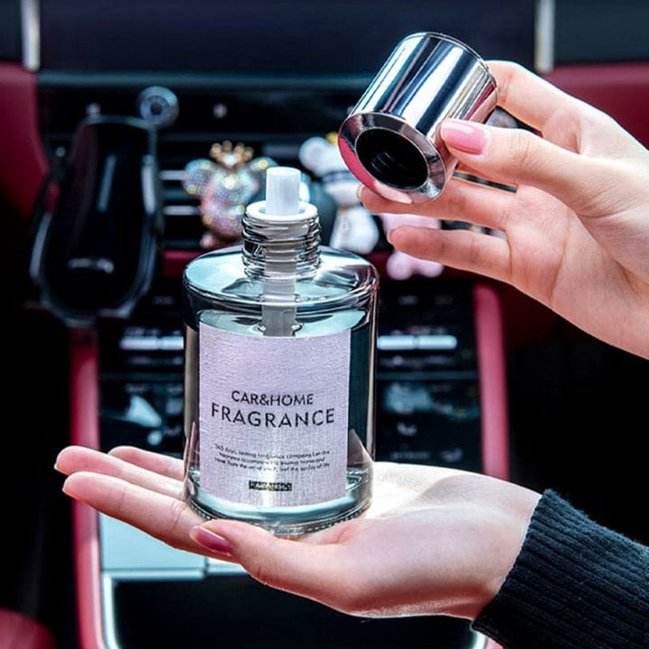 Elegant auto-accessoire: luxe luchtverfrisser met modern design en krachtige ultrasone verneveling.