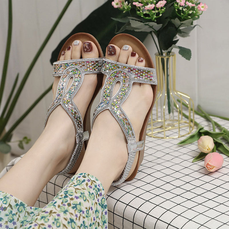 Chique khaki dames sandalen met strass, Celeste stijl, en een comfortabele wedge.