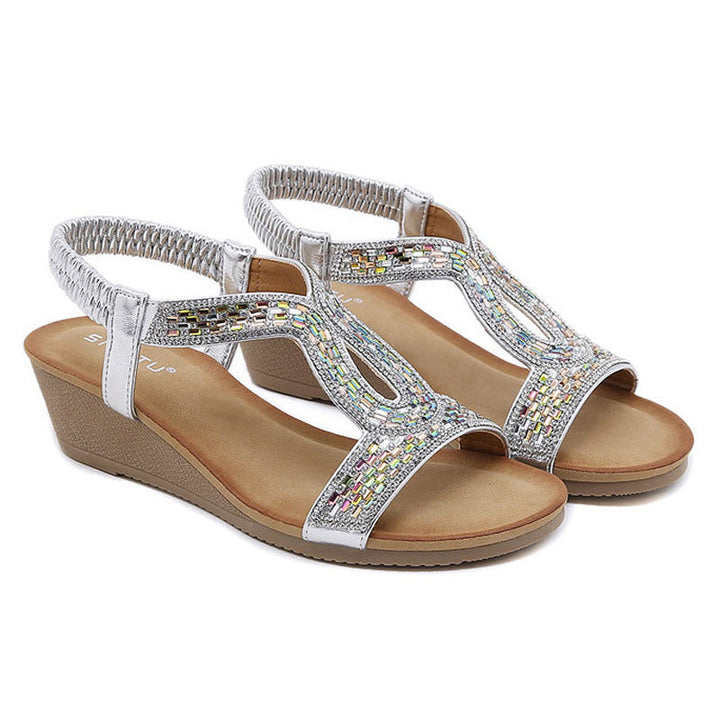 Feestelijke khaki sandalen met strass en wedge hak voor een stralende zomerlook.