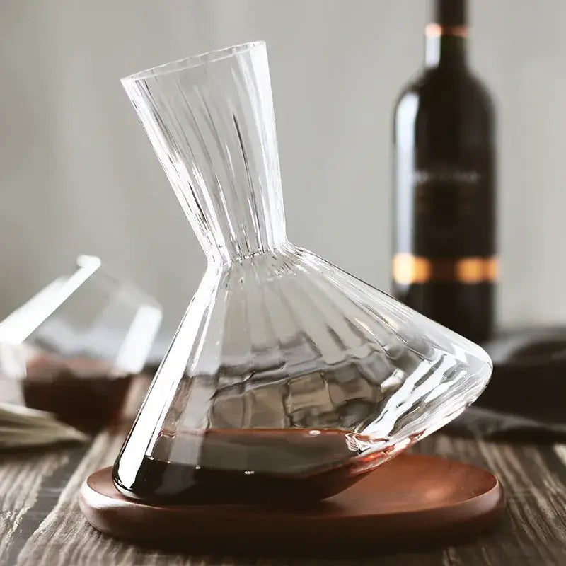 Luxe draaibare kristallen wijndecanteerder (1500 ml) voor optimale beluchting en presentatie van wijn.