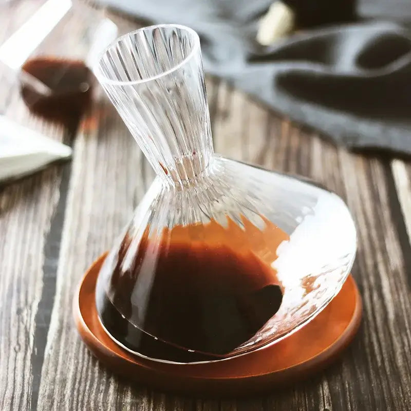 Draaibare kristallen karaf van 1500 ml, geschikt als wijndecanteerder of luxe whisky karaf. Luxe cadeau.