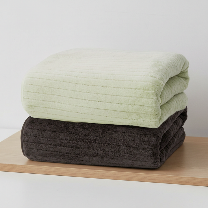 Sneldrogende extra grote badhanddoek van microvezel, zeer zacht en super absorberend voor dagelijks gebruik.