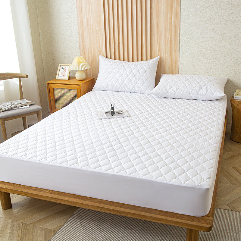 Luxe gewatteerde matrasbeschermer, verhoogt het comfort en de uitstraling van uw slaapkamer.