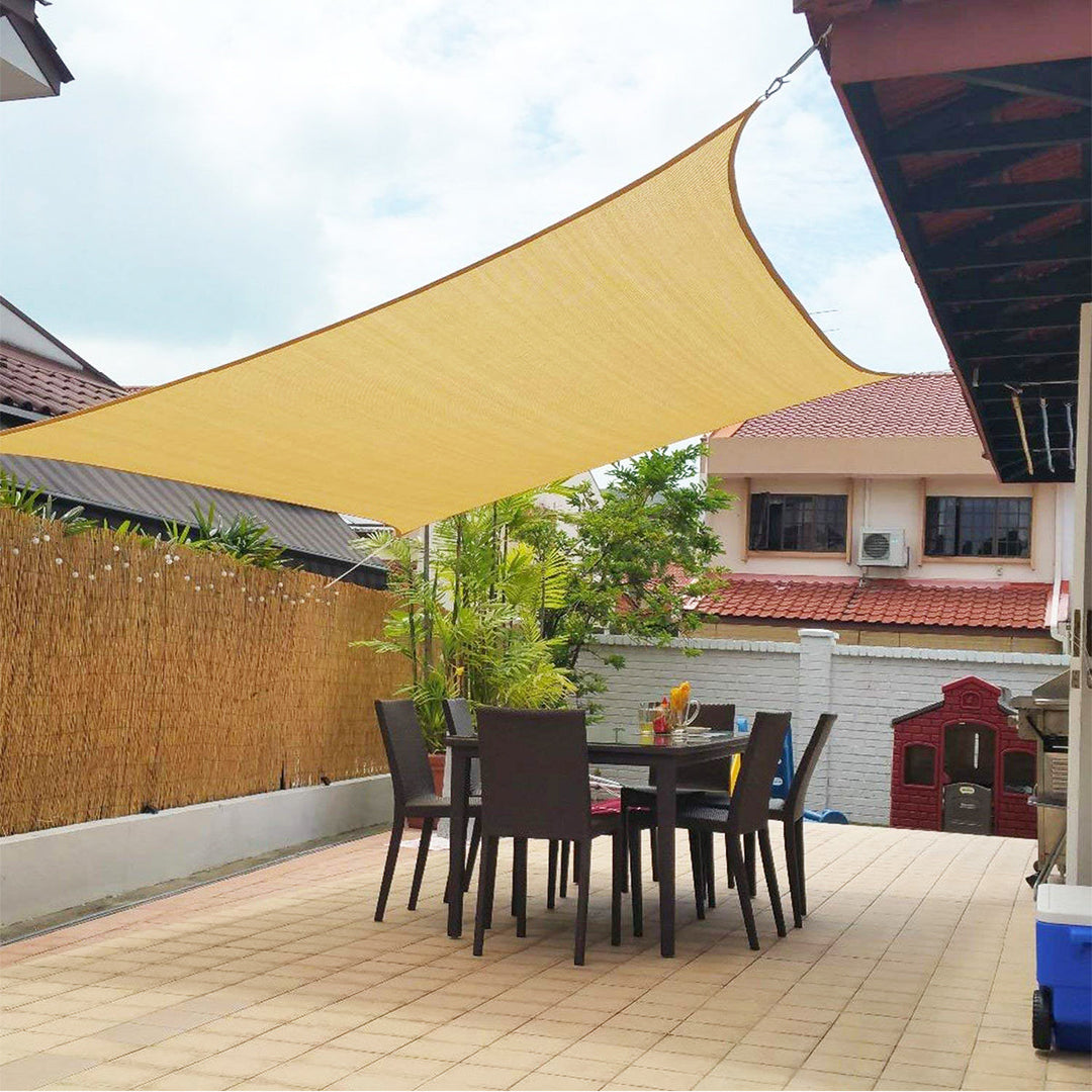 Schaduwdoek als zonwering voor terras en tuin. Waterafstotend, UV-beschermend en duurzame tuinaccessoire.