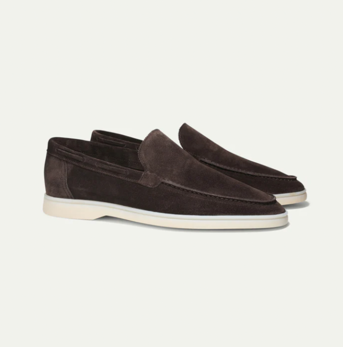 Luxe handgemaakte heren instap loafers, elegant en comfortabel, perfect voor stijlvolle mannenmode.