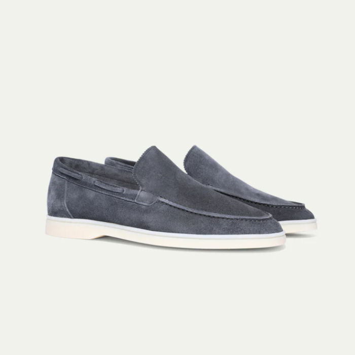 Moderne heren loafers, handgemaakt met oog voor detail, comfortabele en stijlvolle instappers.