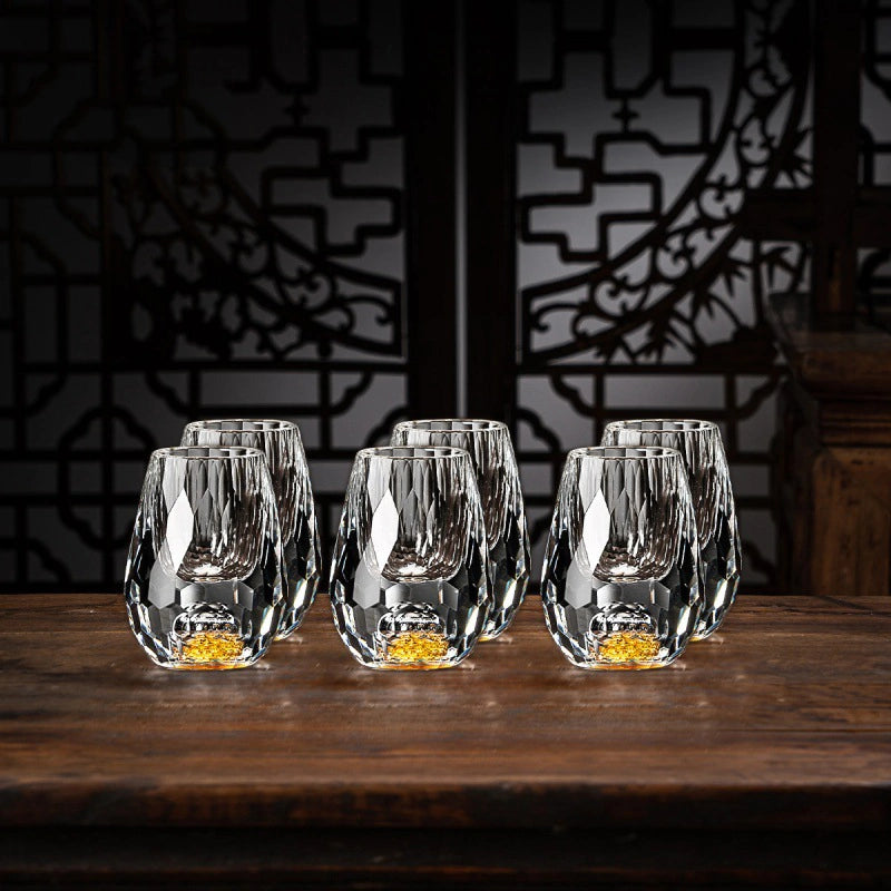 Stijlvolle kristallen glazen met goudvlokken, handgemaakt. Ideaal voor barbenodigdheden en cocktails.