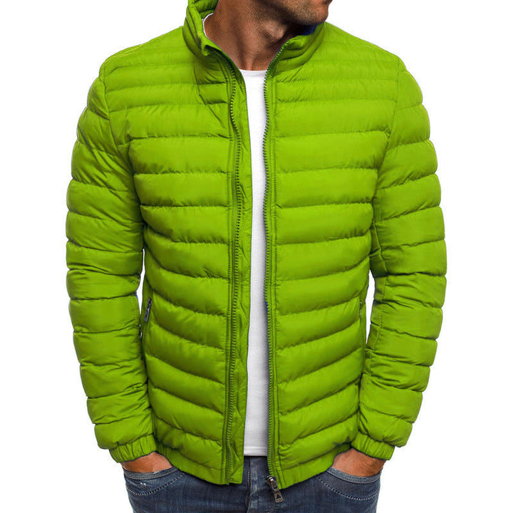 "Luxe heren donsjas met slanke pasvorm, stijlvolle afwerking, donkerblauw, zwart of rood, perfect voor winter, maat S-3XL."