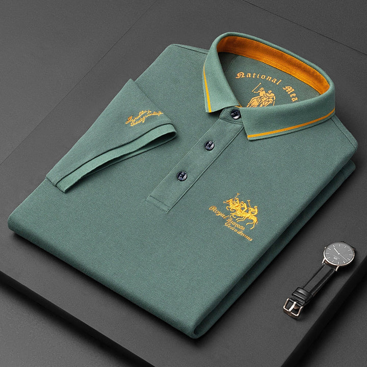 "Luxe heren poloshirt in diverse kleuren, katoenen stof, klassieke knoopsluiting, ideaal voor moderne, stijlvolle mannen."