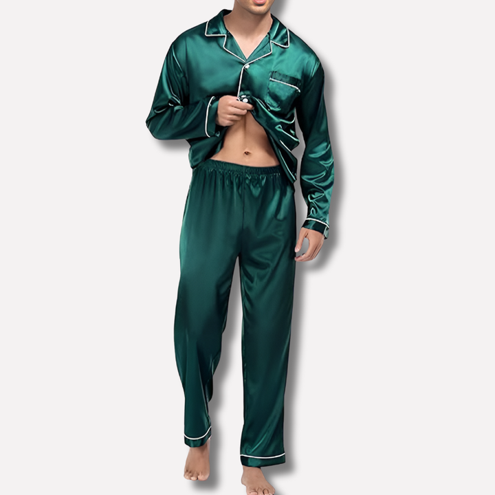 Premium heren satijnen pyjama als luxe geschenk. Comfortabele nachtkleding voor een ontspannen slaap.