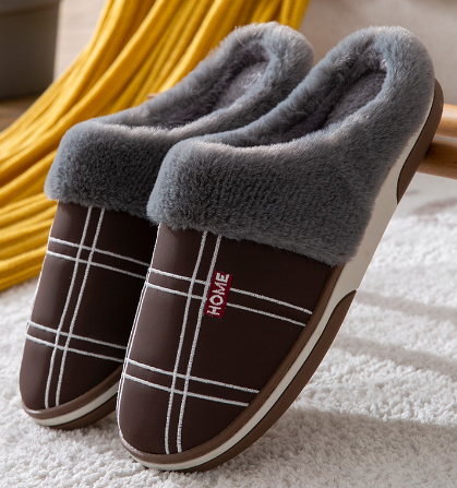 Zachte, comfortabele heren sloffen met luxe voering; perfect voor warme voeten. Antislipzool.
