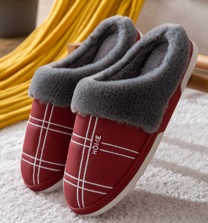 Antislip herenpantoffels van hoge kwaliteit, zorgen voor veilige en warme voeten in huis.