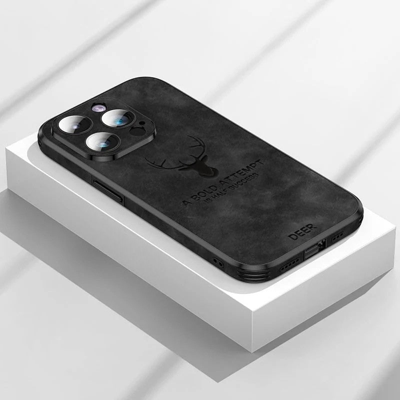 Hertenleren iPhone hoes met geavanceerde bescherming tegen vallen en krassen.