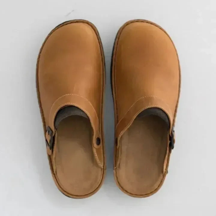 Comfortabele leren herenslipper Elias, perfecte pasvorm voor zomerse wandelingen.