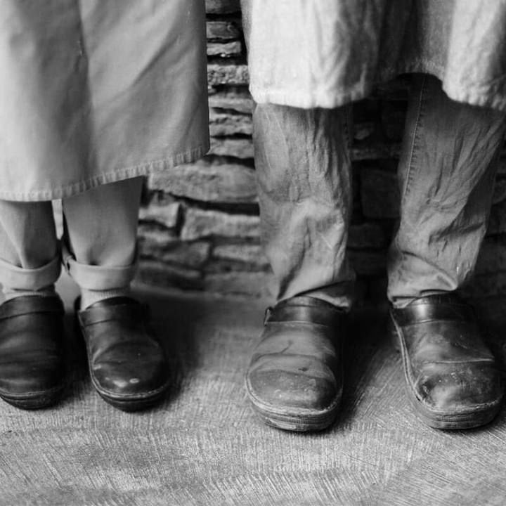 Veelzijdige Elias herenslippers, geschikt voor strand, zwembad en stadse zomerdagen.