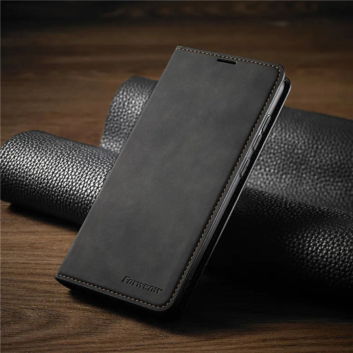 Luxe magnetisch leren iPhone hoesje met GripFold, biedt stijlvolle bescherming en comfortabele grip.