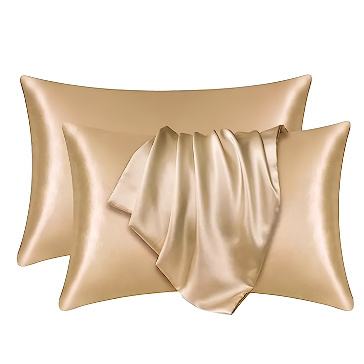 Prachtig zijden kussensloop dat zachtheid en elegantie uitstraalt, perfect voor een luxueus slaapkamerinterieur.