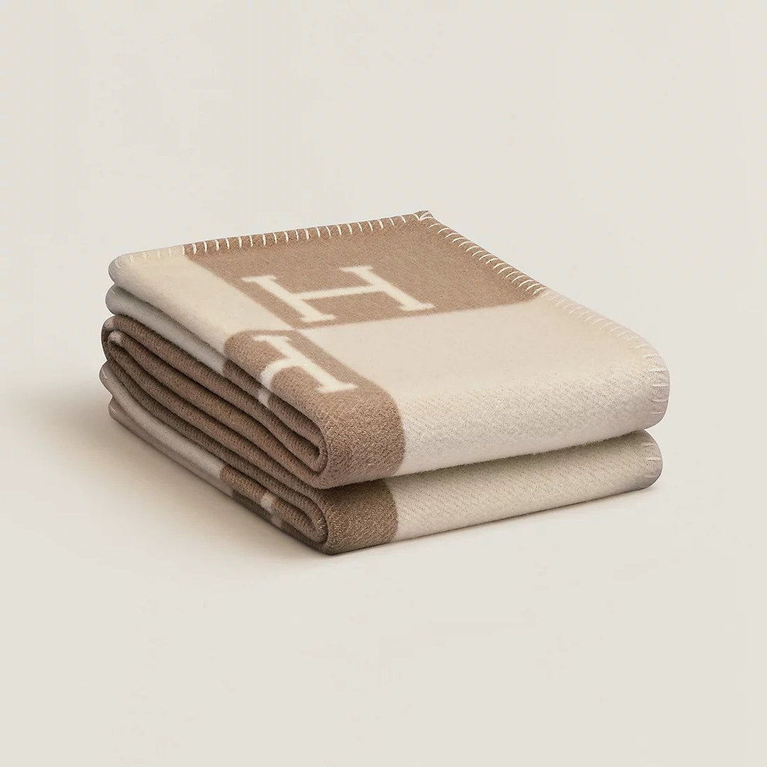 Prachtig decoratief plaid van wol en kasjmier, multifunctioneel als sprei of deken.