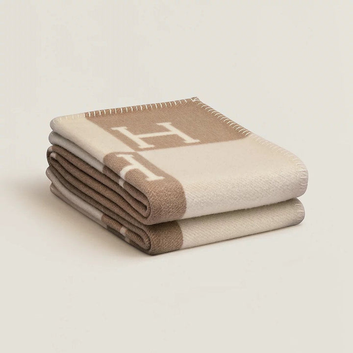 Prachtig decoratief plaid van wol en kasjmier, multifunctioneel als sprei of deken.