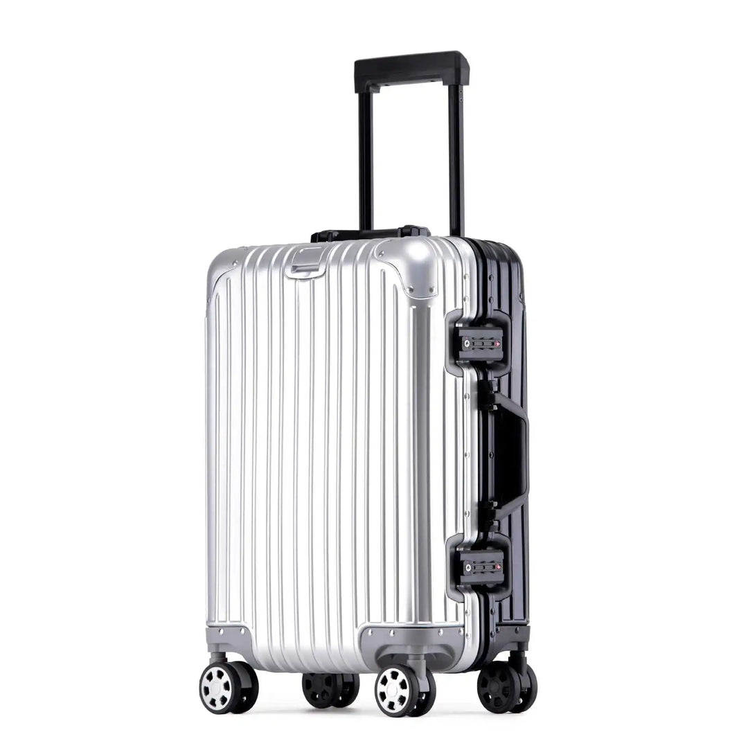 Detail van het geïntegreerde TSA slot op de Tirana aluminium reiskoffer, voor veilige bagage en zorgeloos reizen.