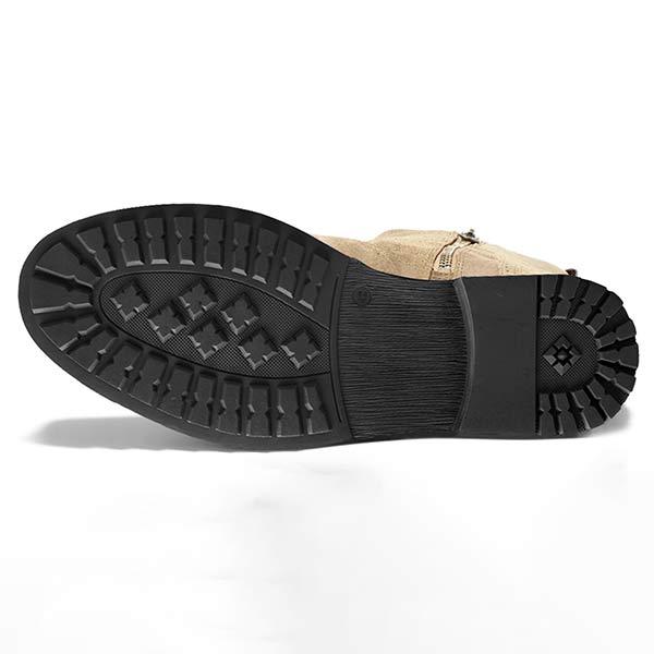 Detail van luxe James heren Chelsea boot. Elastische zijpanelen en stevige zool tonen comfort en kwaliteit.