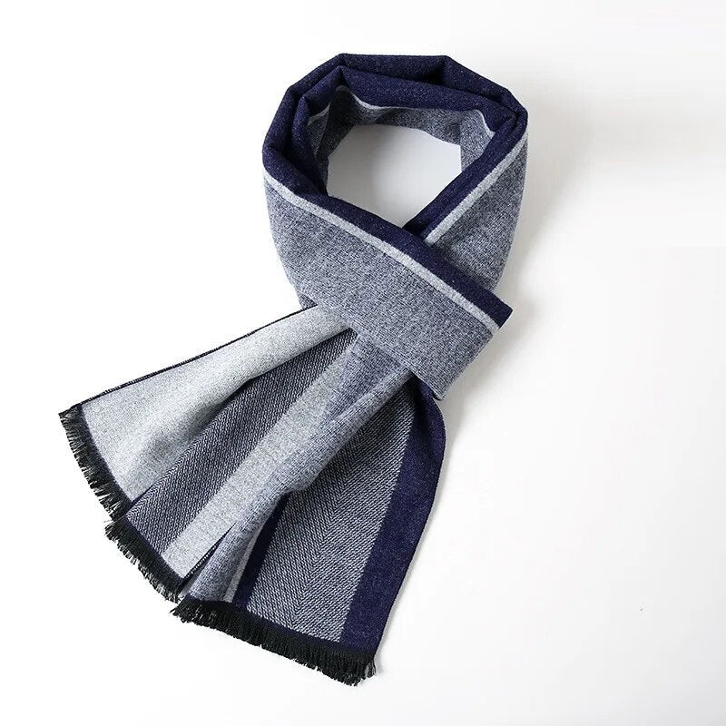 Dames kasjmier sjaal met klassiek ruitpatroon, een elegant en warm winteraccessoire.