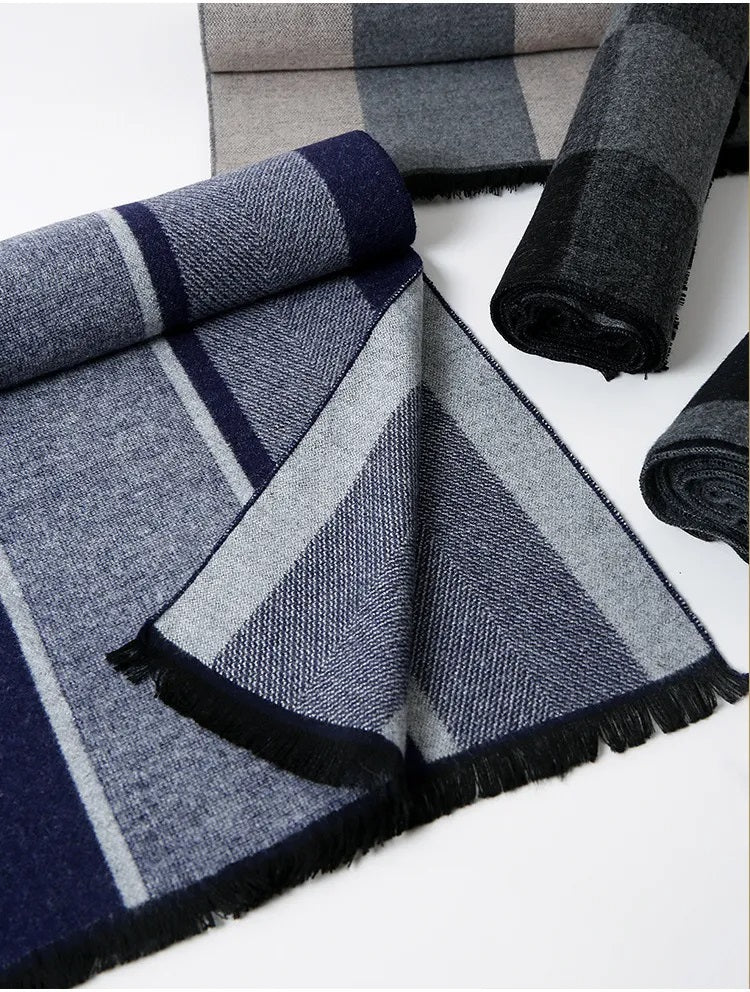 Warme en zachte kasjmier sjaal met ruitpatroon, een onmisbaar accessoire voor de winter.