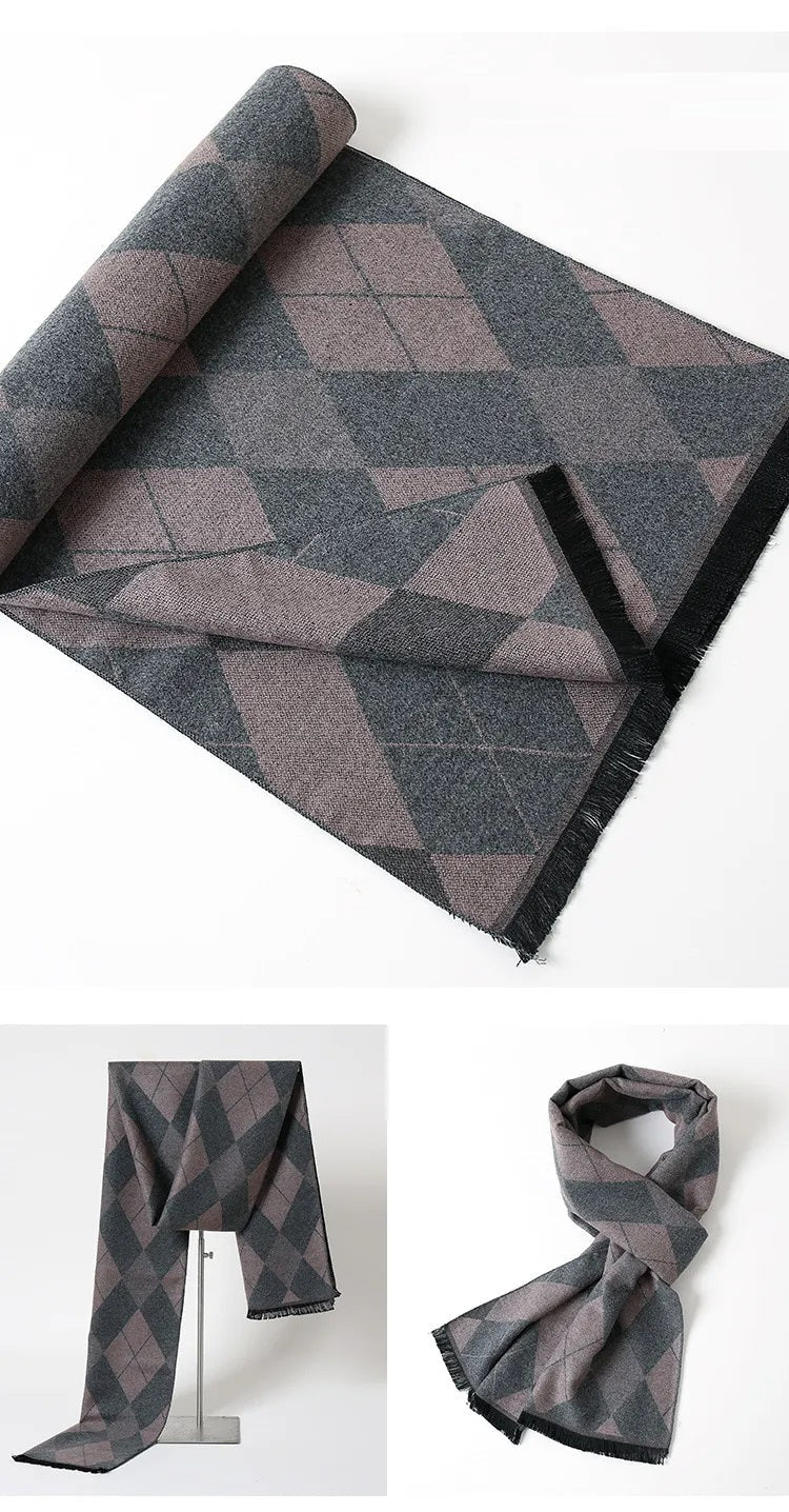 Zachte kasjmier sjaal, gedetailleerd met een elegant ruitpatroon, ideaal voor heren/dames.