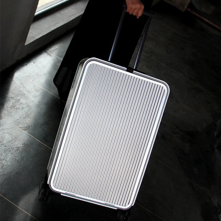 Zilverkleurige Valparaíso aluminium hardcase koffer met spinnerwielen, lichtgewicht en beschermend voor uw bagage.