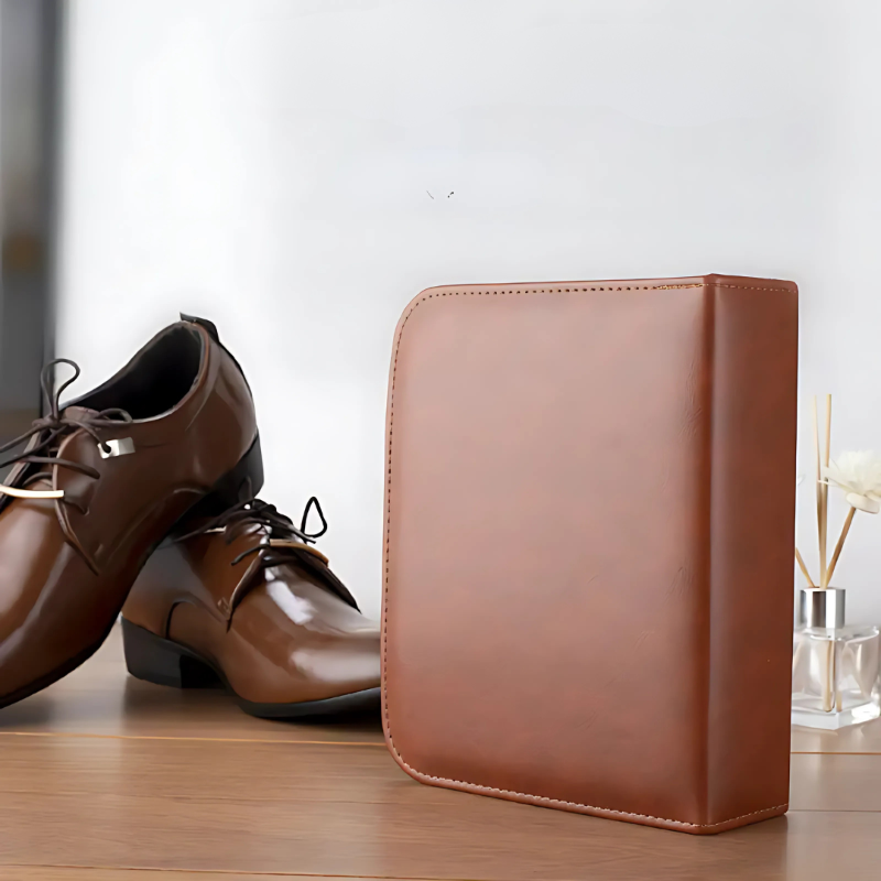 Professionele 9-delige LuxeShine schoenverzorgingsset, compleet met paardenhaar borstels voor elk type lederen schoen.