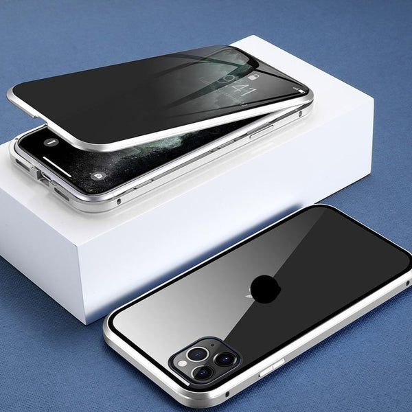 Close-up van de magnetische sluiting op een iPhone privacyhoes, gehard glas en aluminium frame.