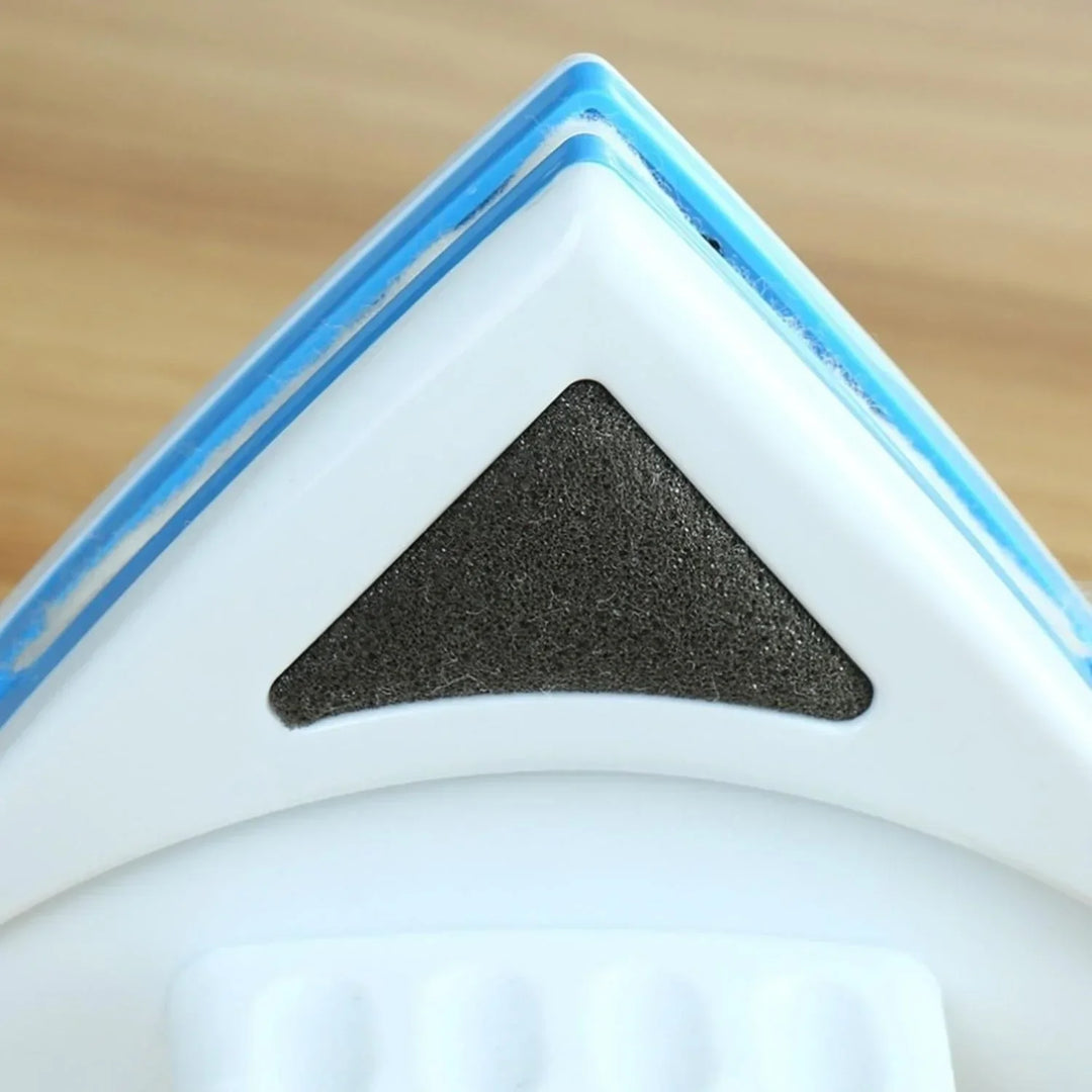 Ergonomische MagnaShine magneet ruitenreiniger voor een comfortabele en effectieve glasreiniging.