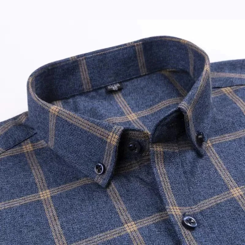 Modieus geruit overhemd voor heren van Zanda Kleding, een comfortabele keuze voor stijlvolle dagelijkse outfits.